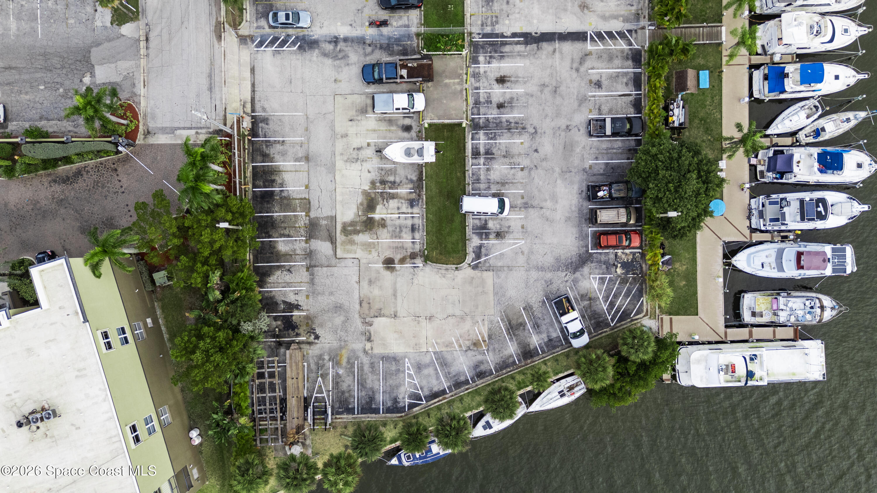 412 W Cocoa Beach Causeway