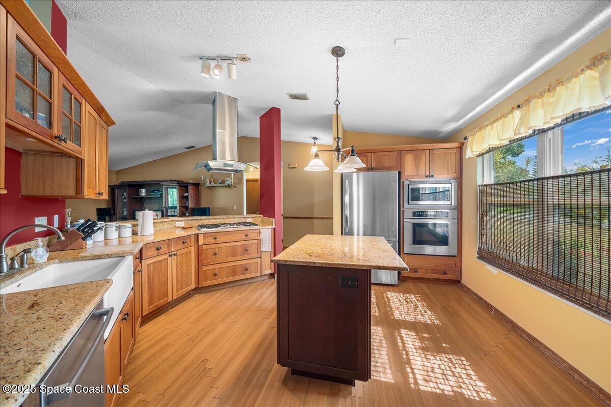 820 Emden Avenue NW
