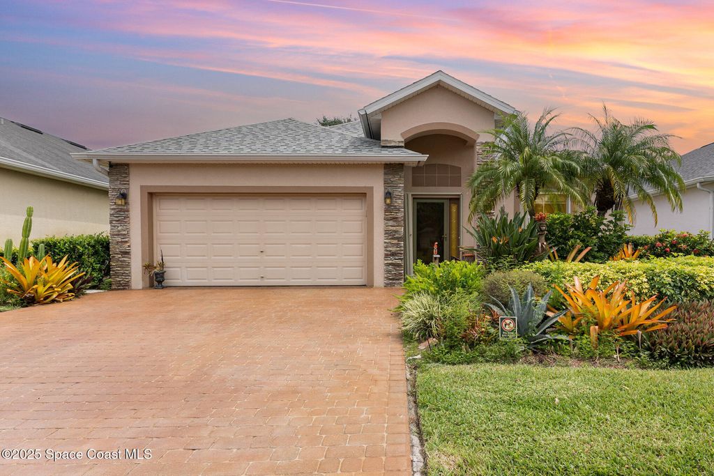 Photo of 665 Remington Green Drive SE, Palm Bay, FL 32909 (MLS # 1057059)