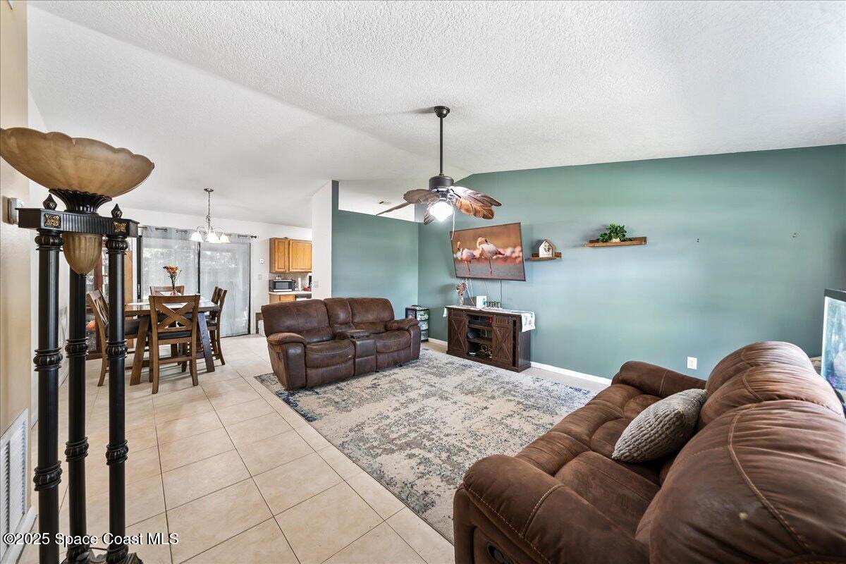 5575 Curtis Boulevard