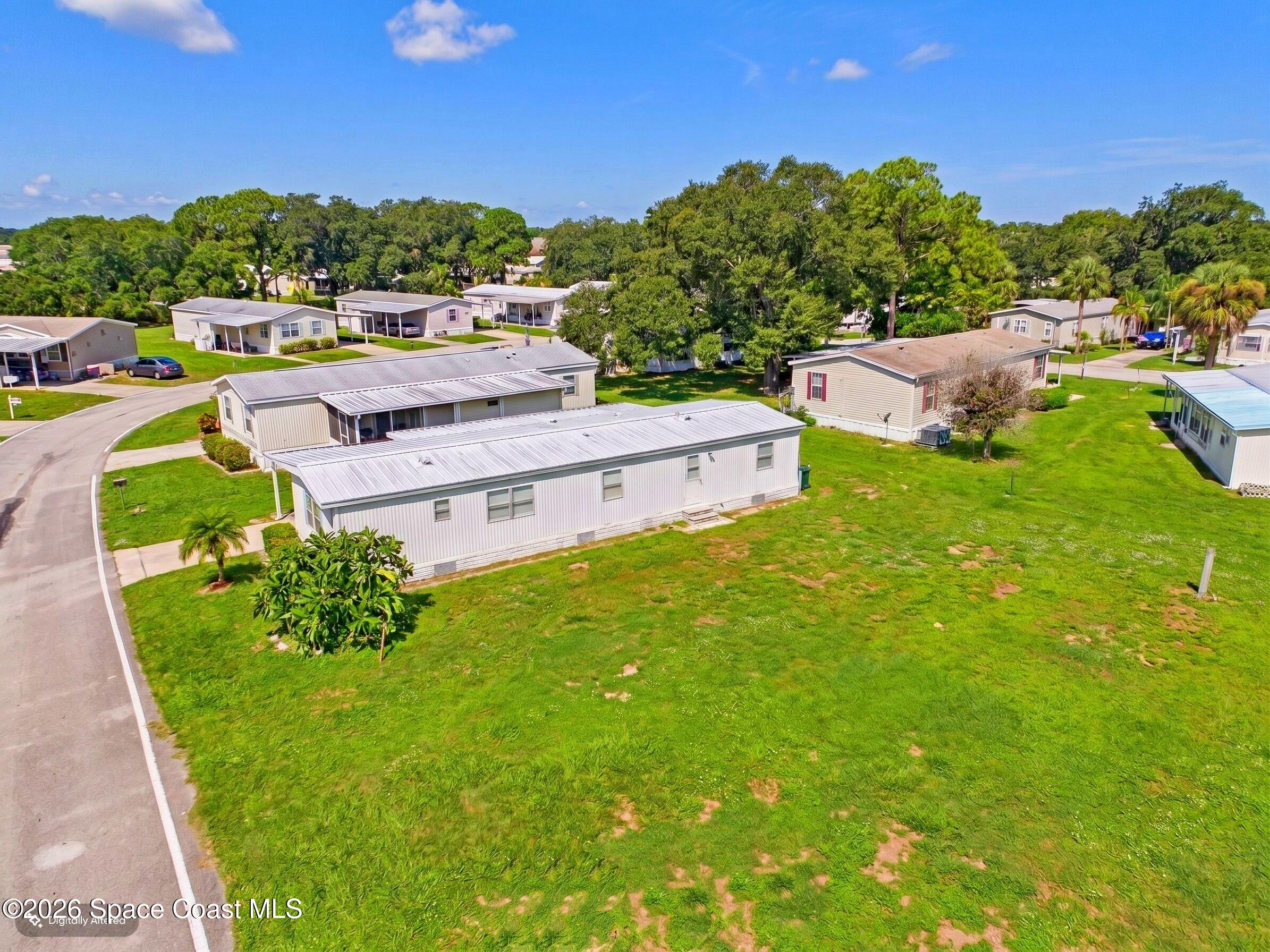 1183 Greenview Court NE