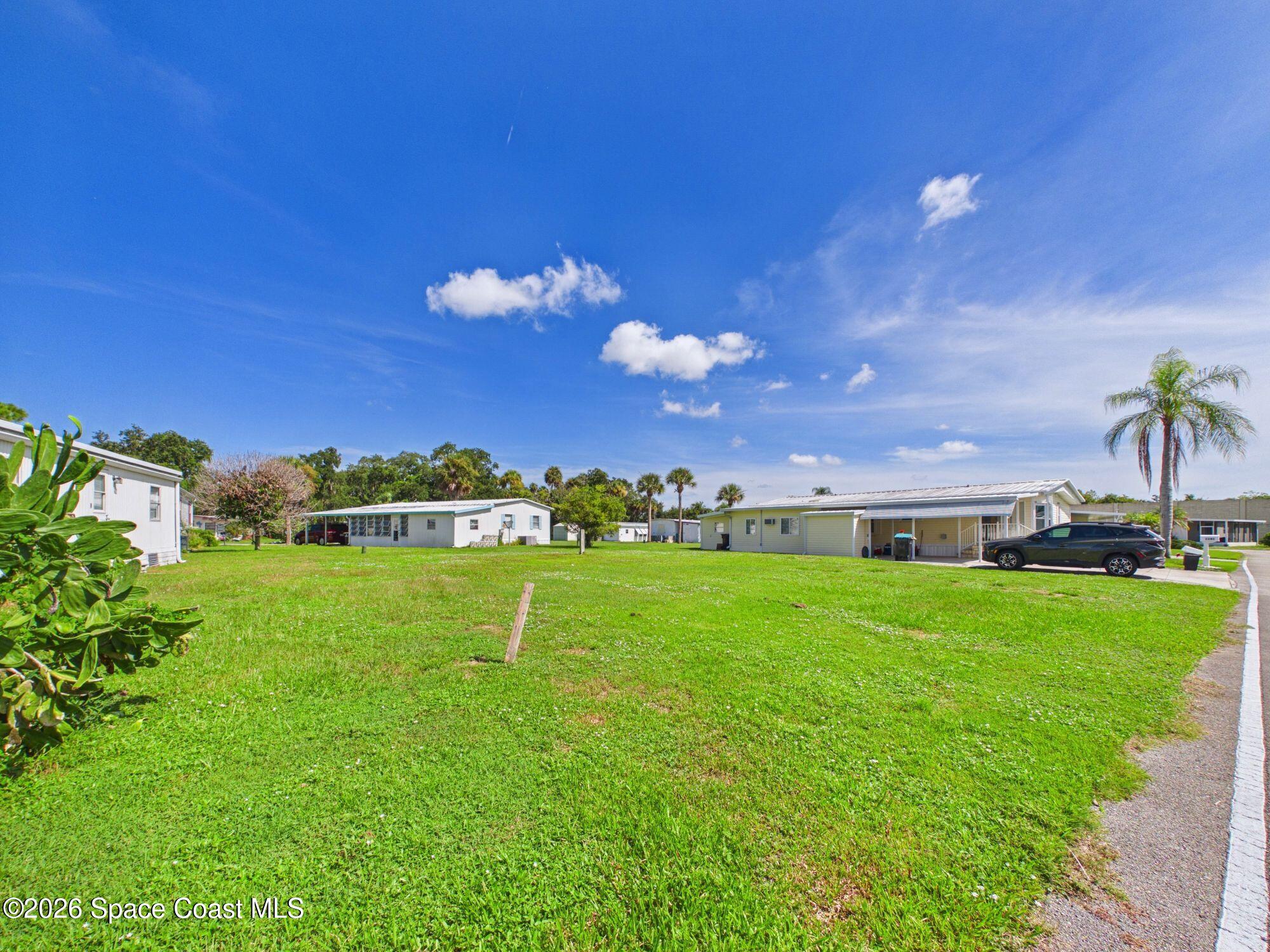 1183 Greenview Court NE