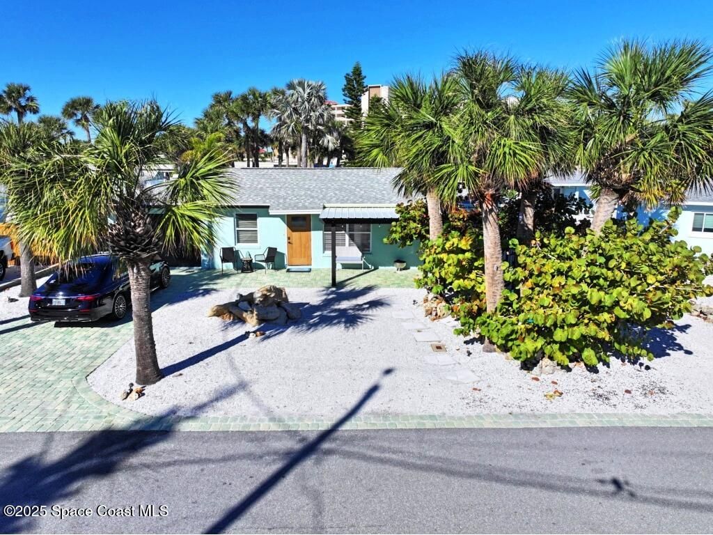 Photo of 402 Lincoln Avenue, New Smyrna Beach, FL 32169 (MLS # 1059384)