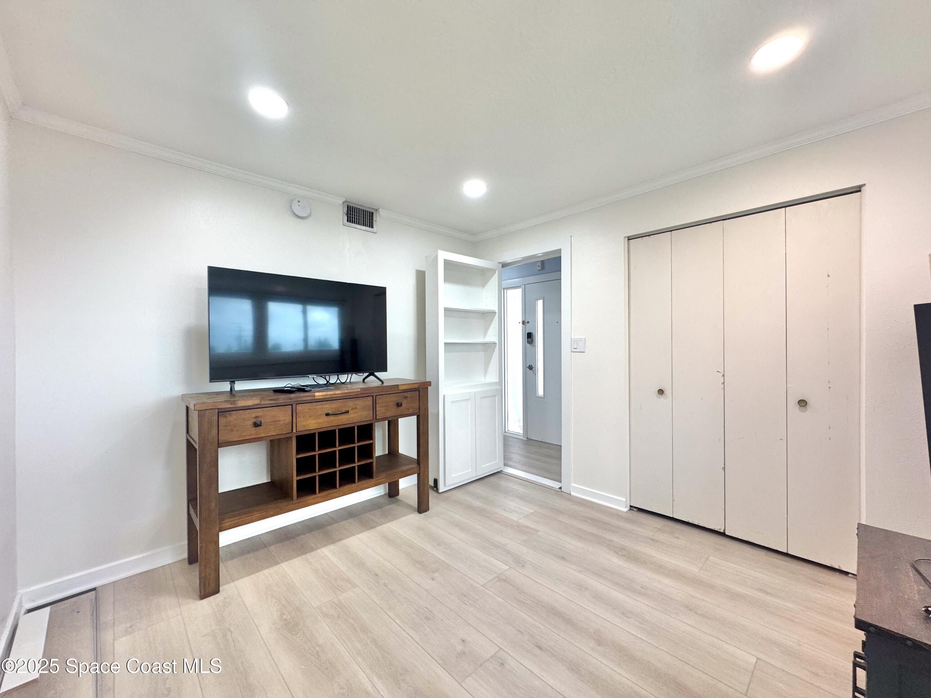5050 Ocean Beach Boulevard 301