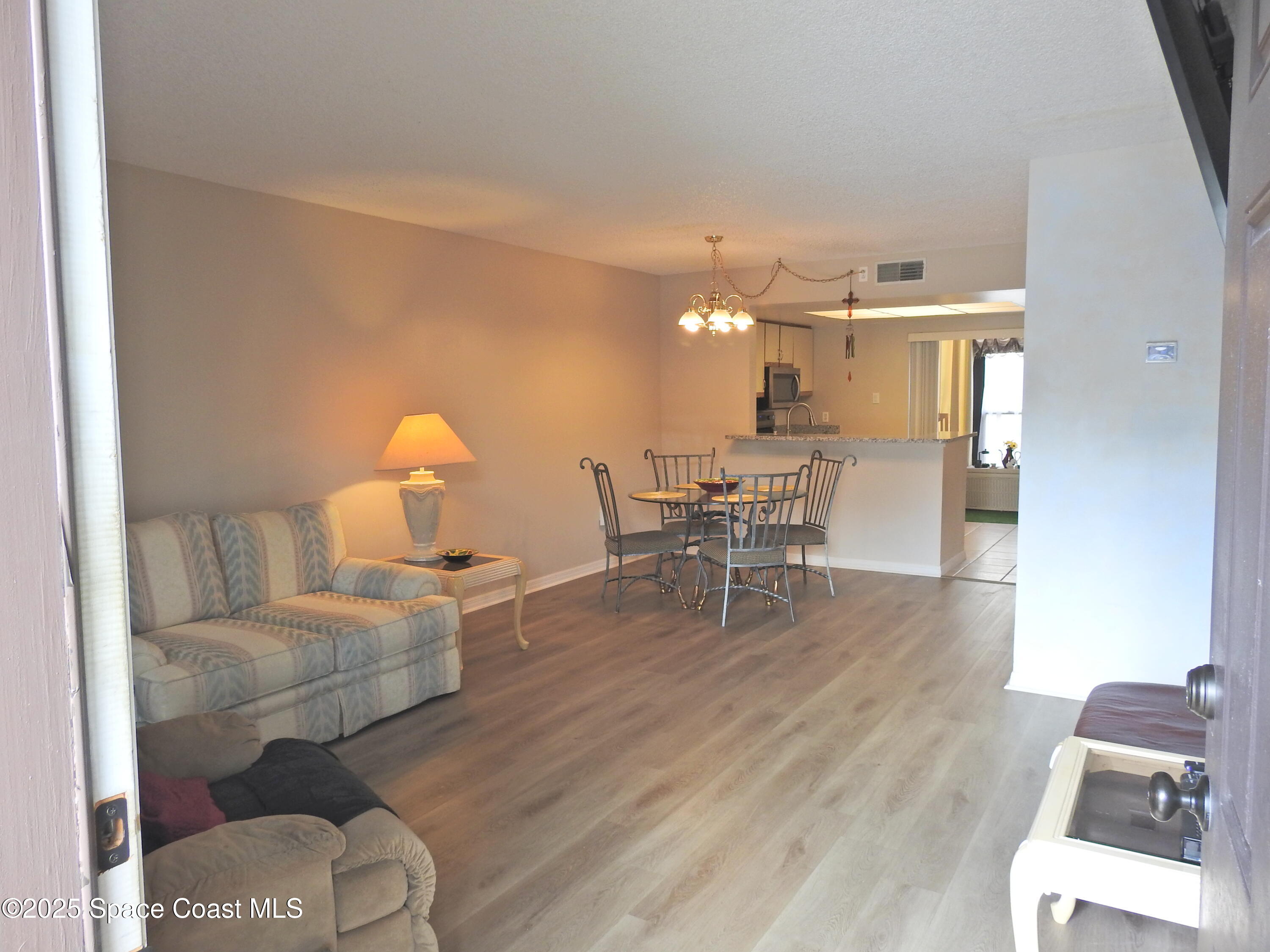 1515 Huntington Lane 913