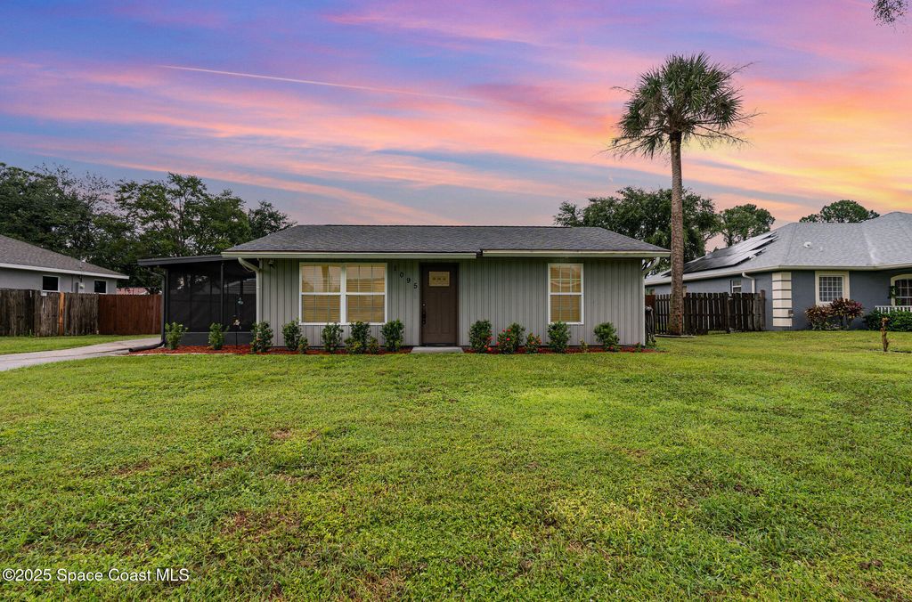 Photo of 1095 Dorchester Road NW, Palm Bay, FL 32907 (MLS # 1057903)