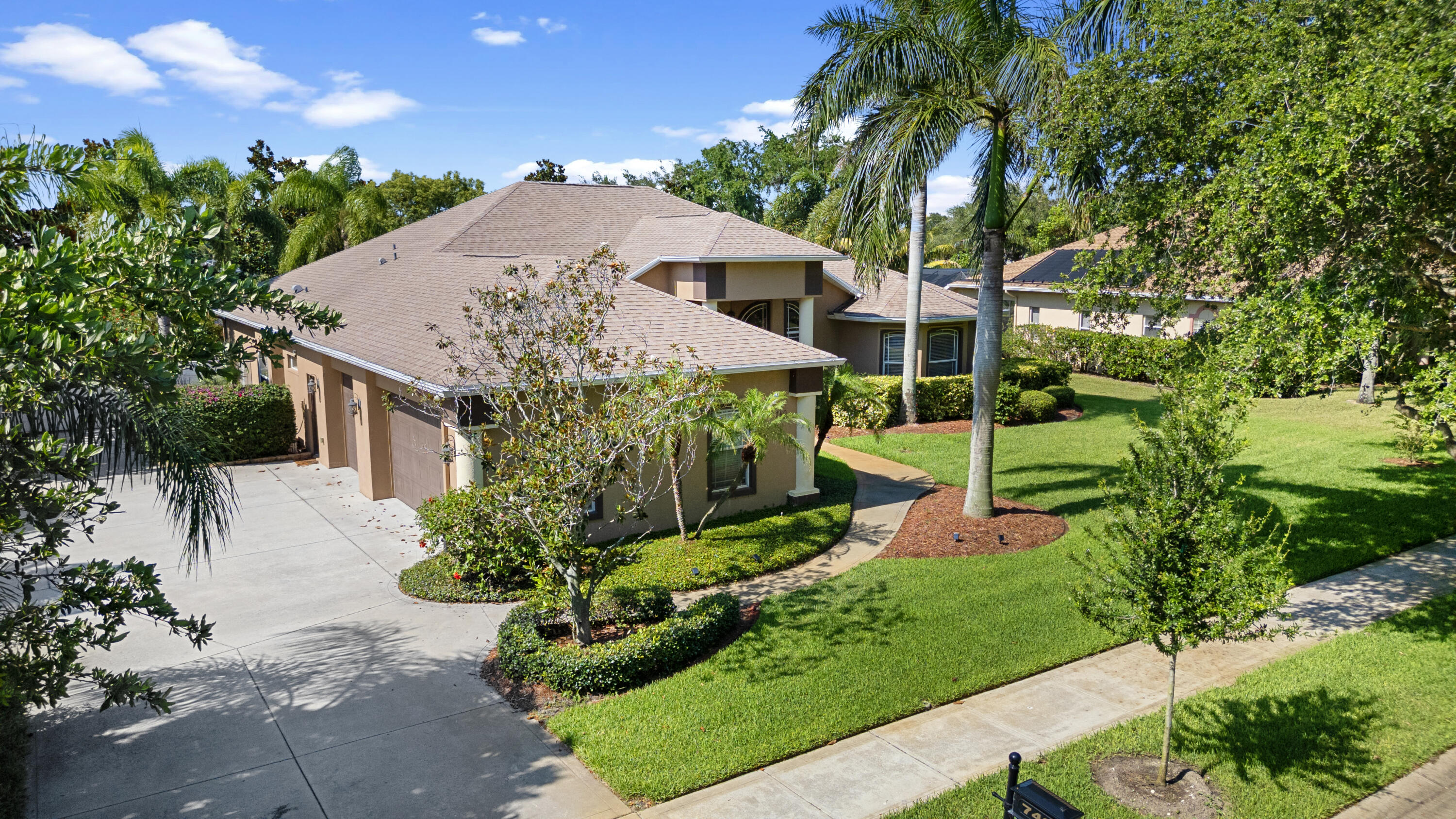 740 Carriage Lane