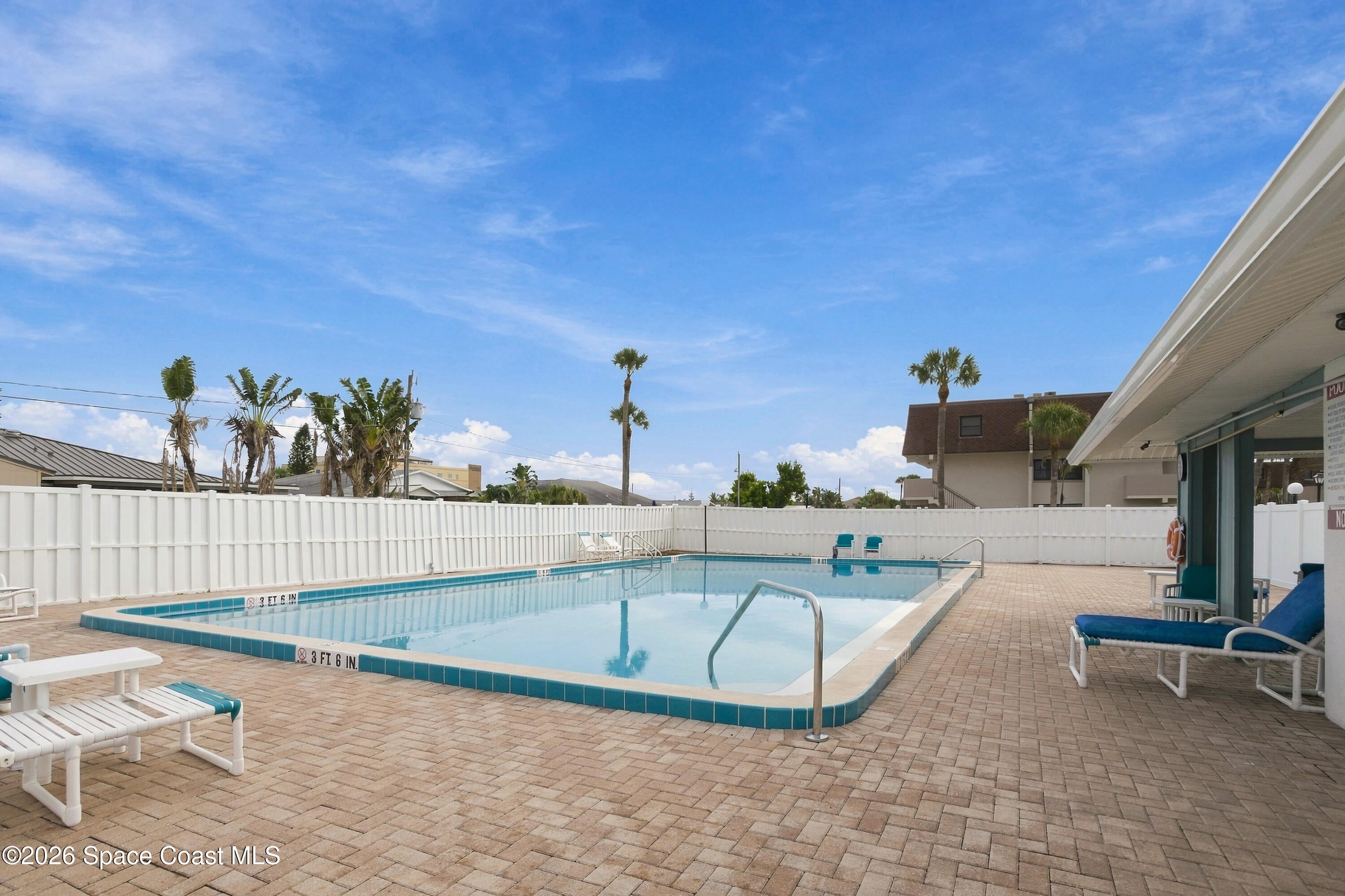 290 Paradise Boulevard 13