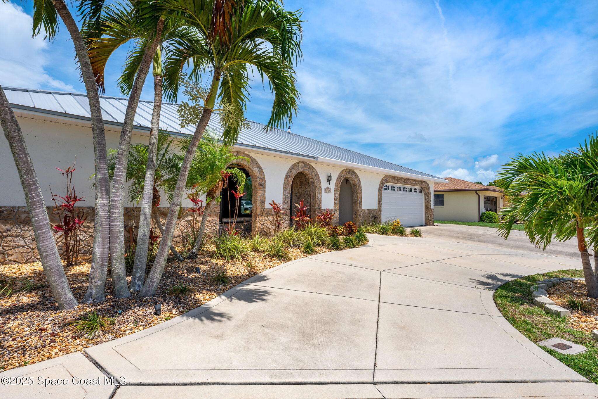 1525 Sykes Creek Drive