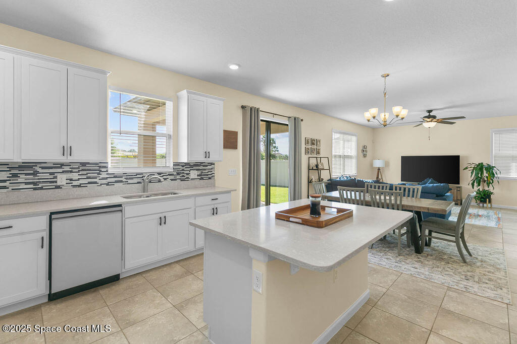 4718 Alligator Flag Circle