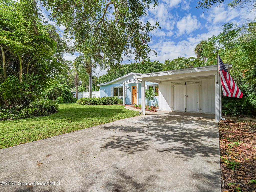 Photo of 2665 58th Court, Vero Beach, FL 32966 (MLS # 1058825)