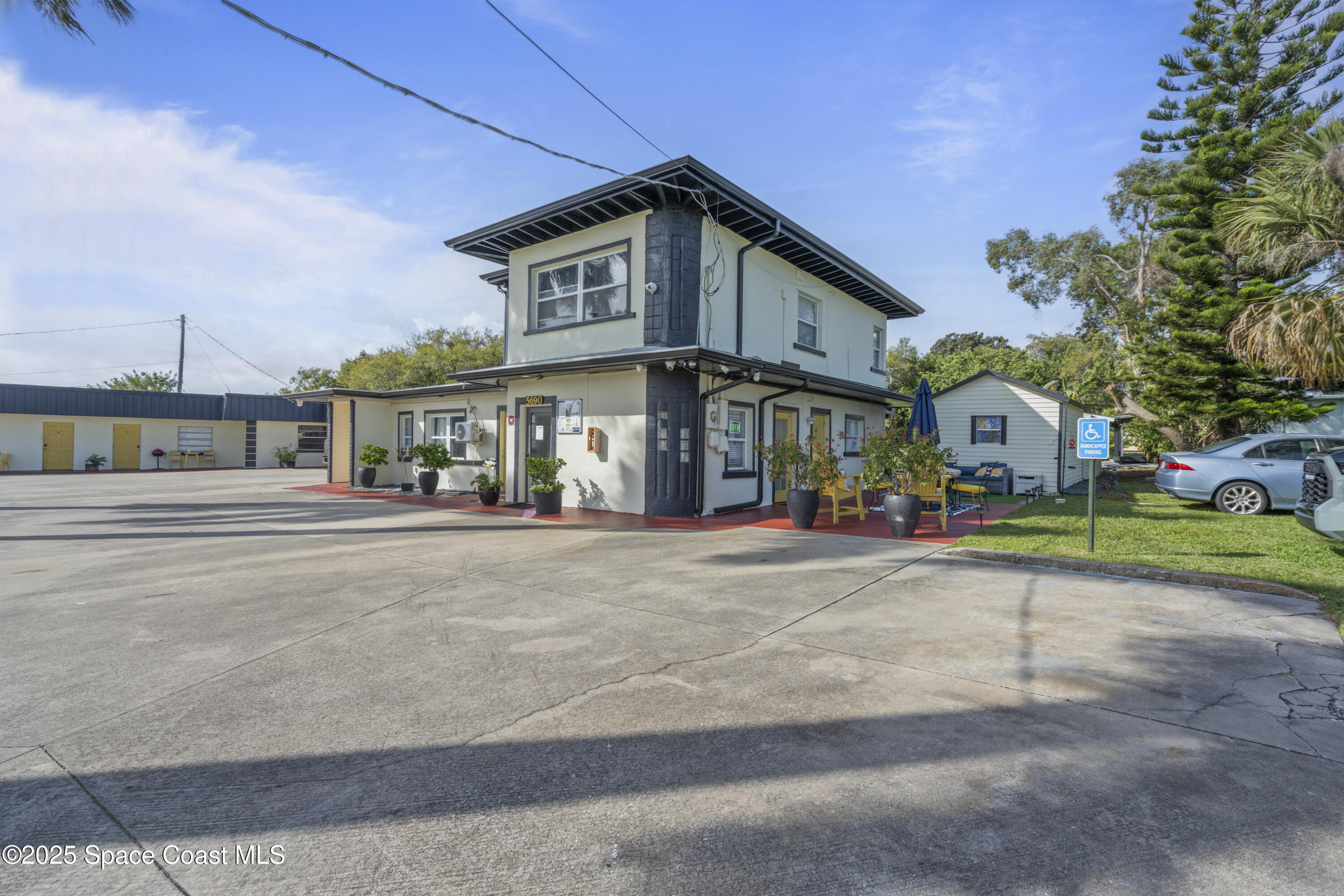 5690 Highway 1