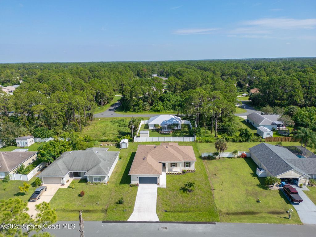 Photo of 1541 Madison Road NW, Palm Bay, FL 32907 (MLS # 1055700)