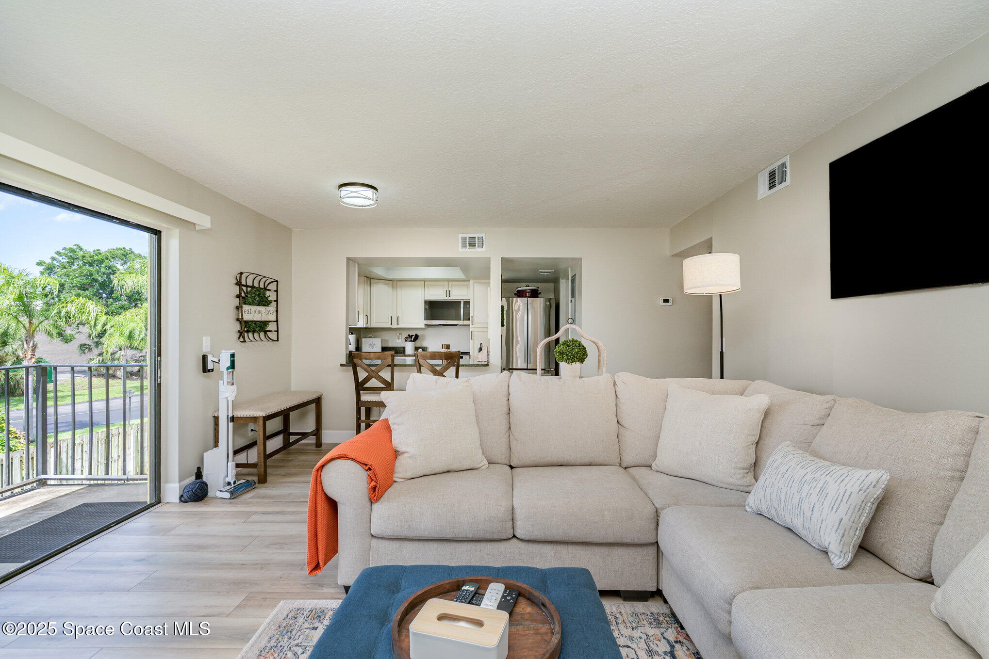 594 N Wickham Road 4