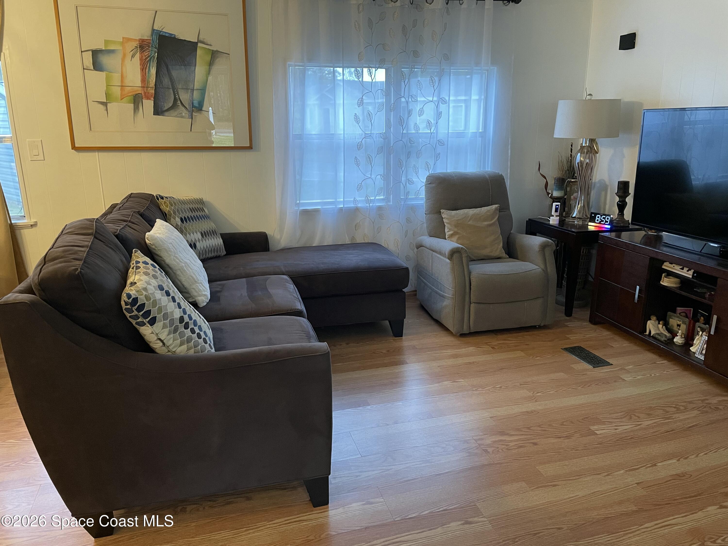 1020 Laurel Court NE