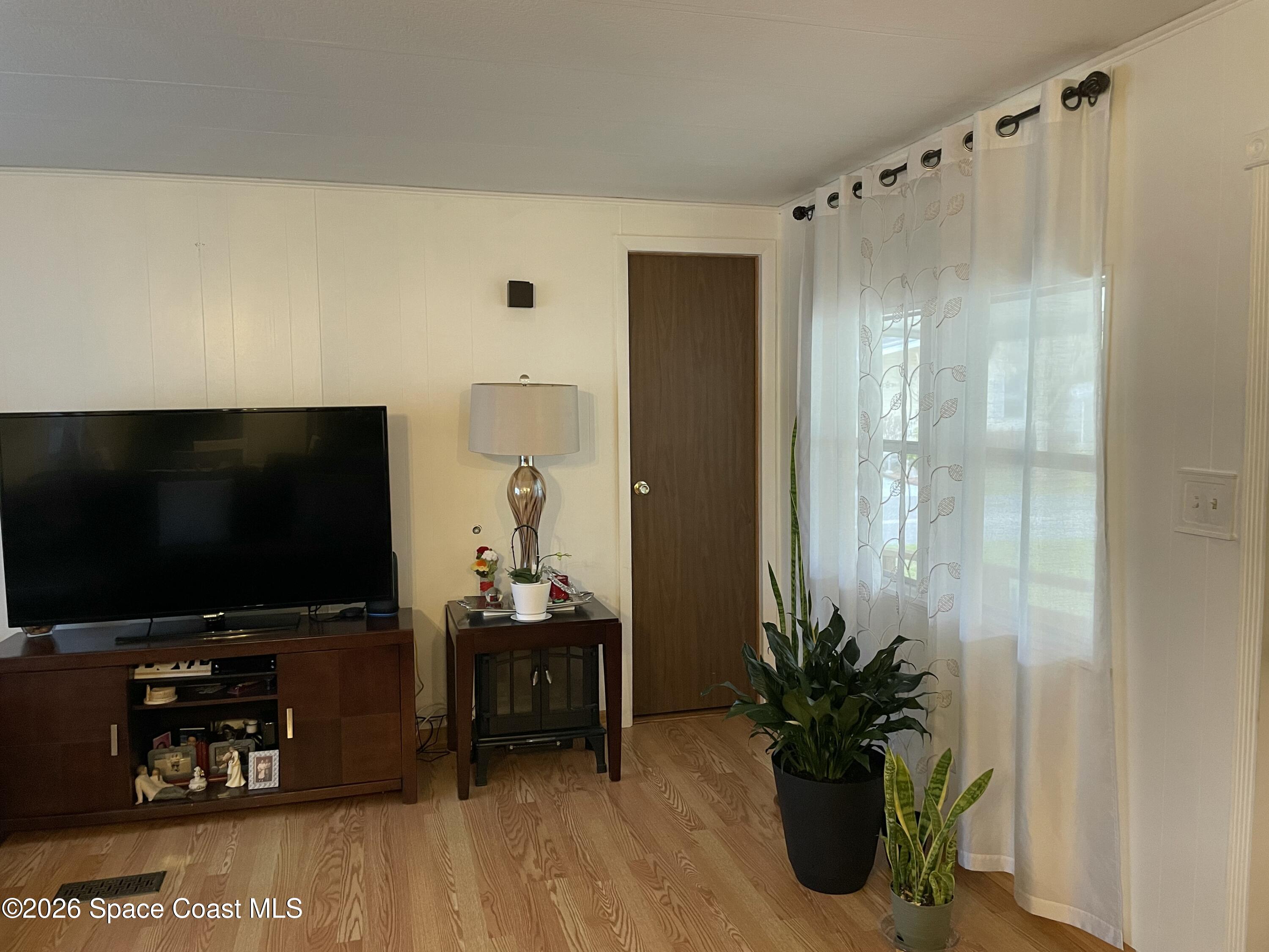 1020 Laurel Court NE