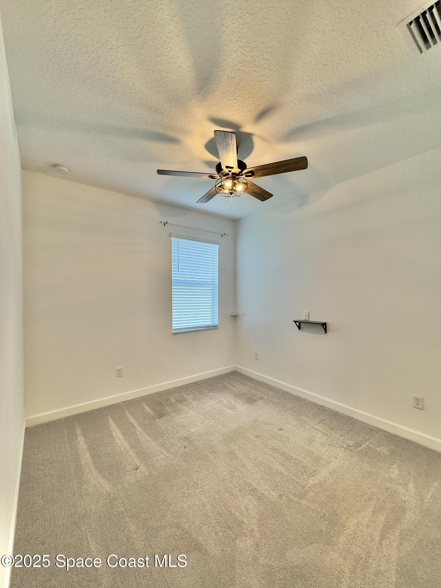 687 Veridian Circle NW