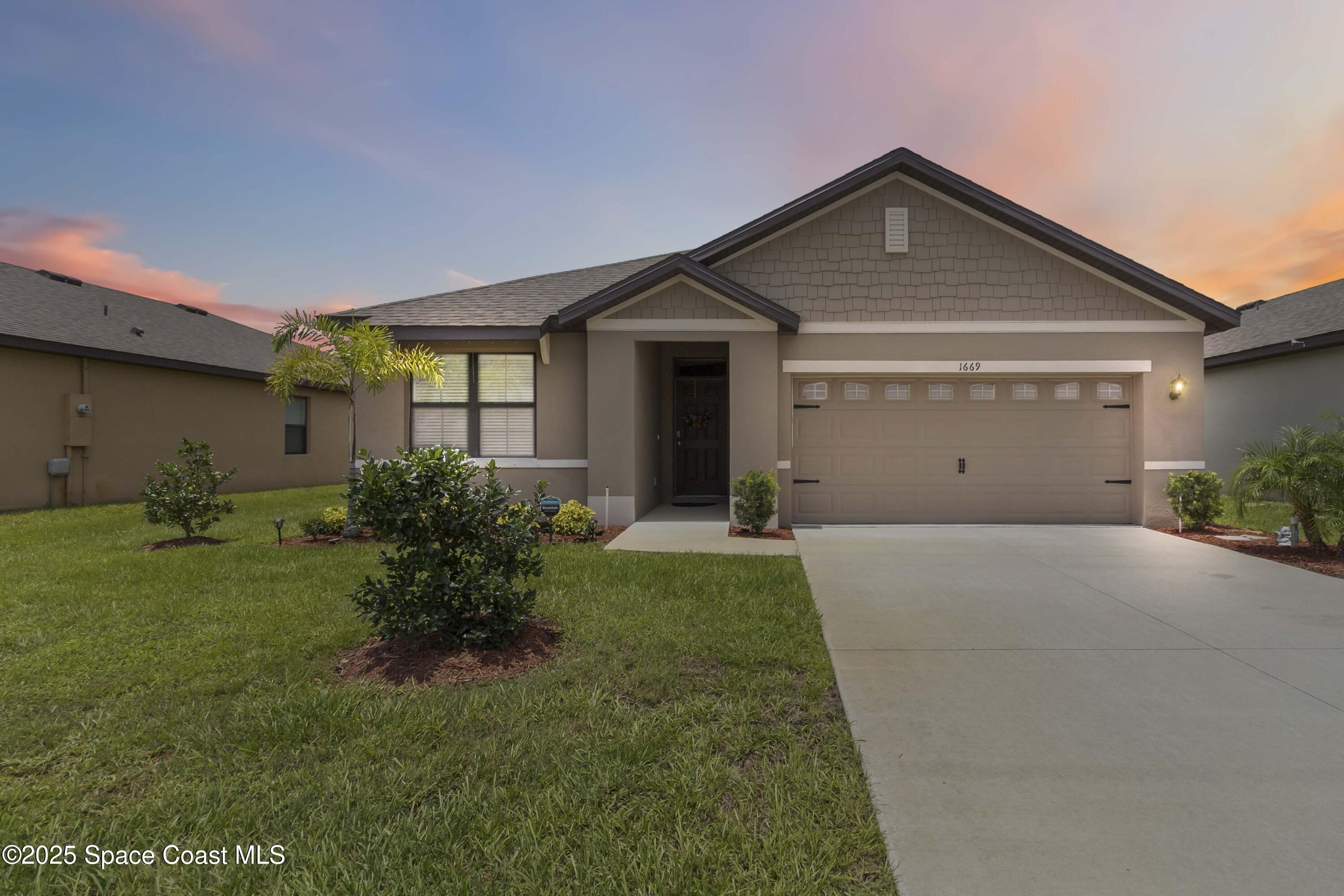 1669 Mineral Loop Drive NW
