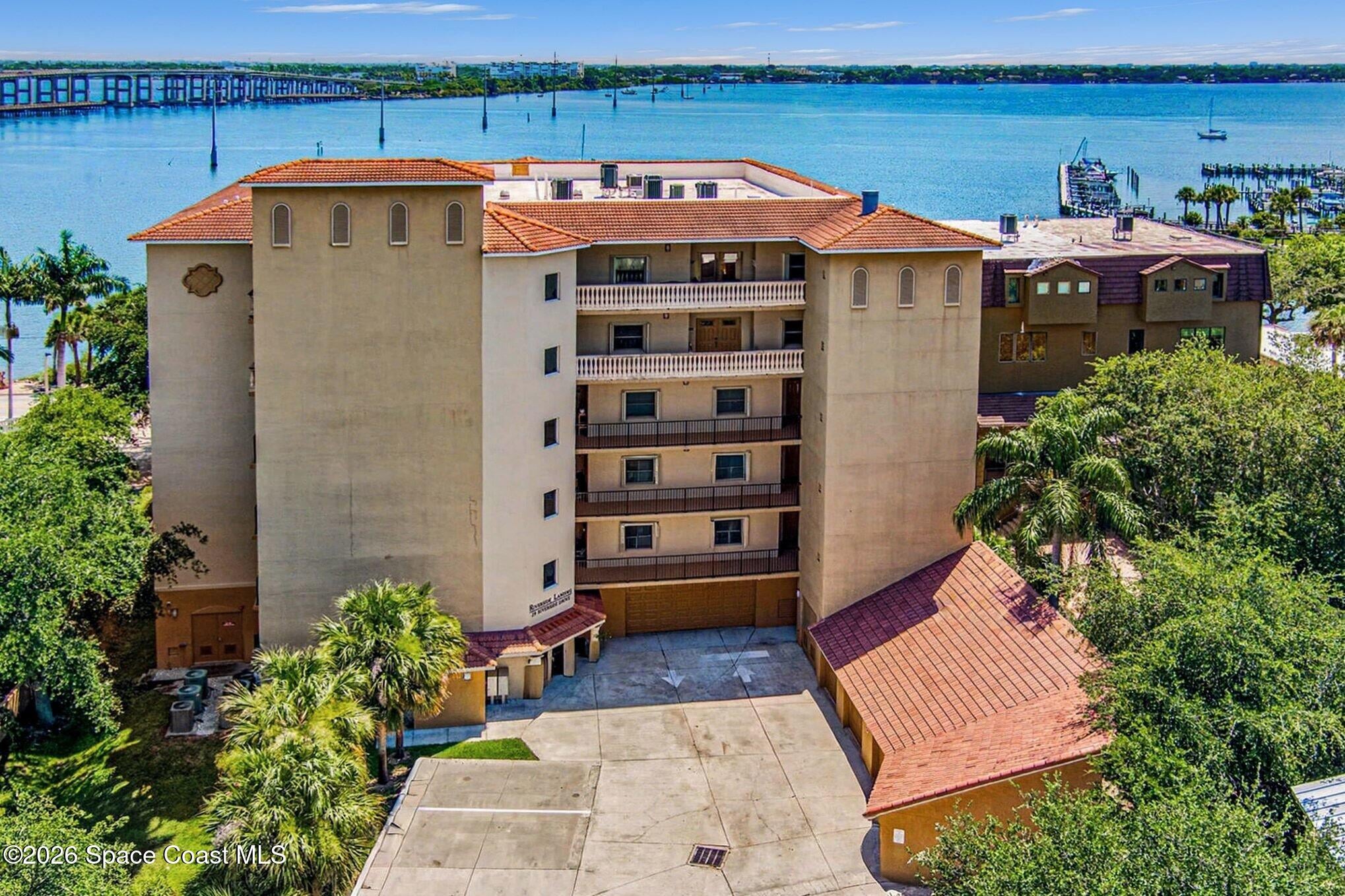 29 Riverside Drive 203