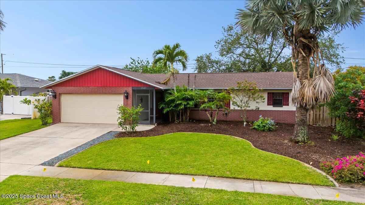 1527 Spruce Road