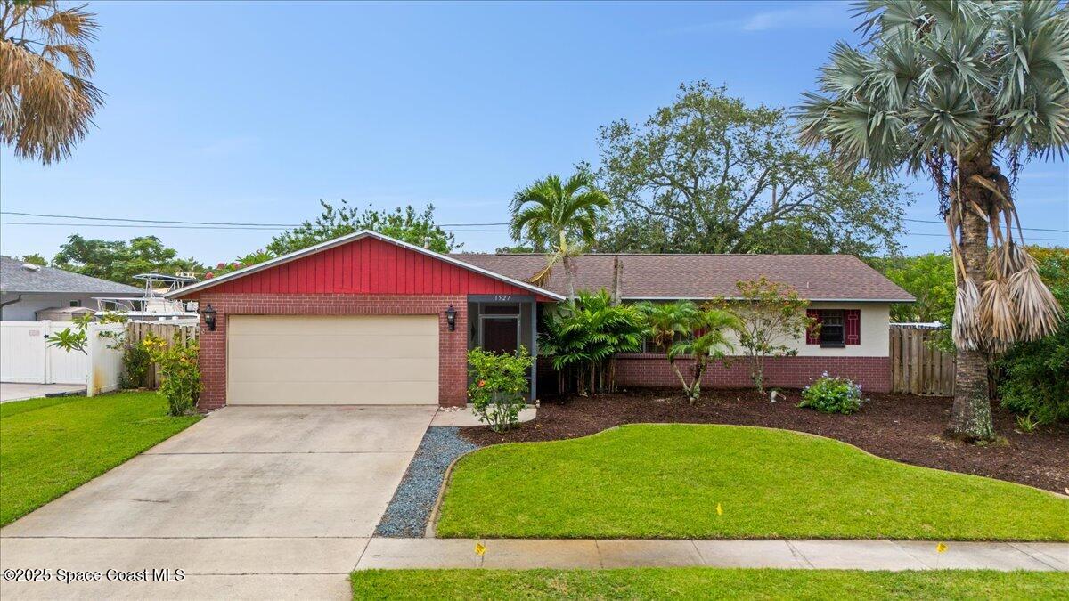 1527 Spruce Road