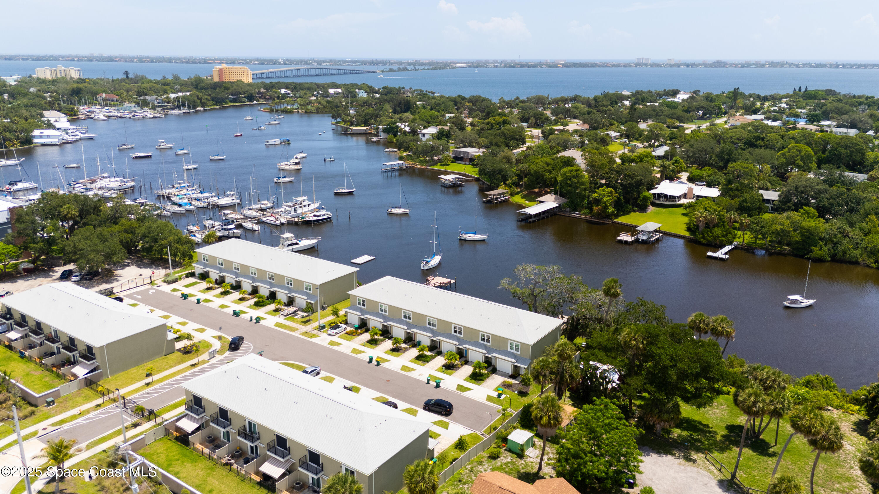 833 Paddleboard Court