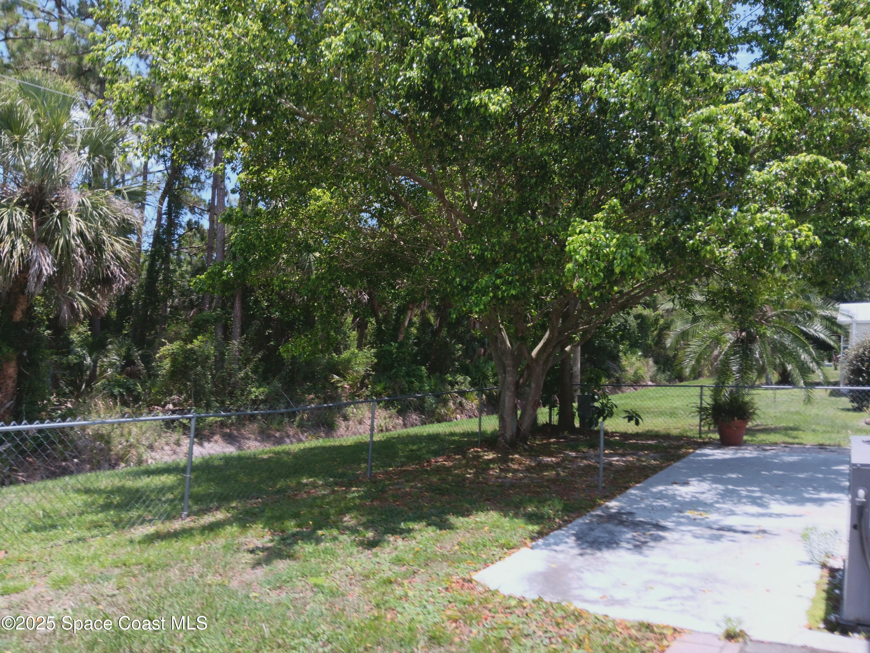 1335 Barefoot Circle