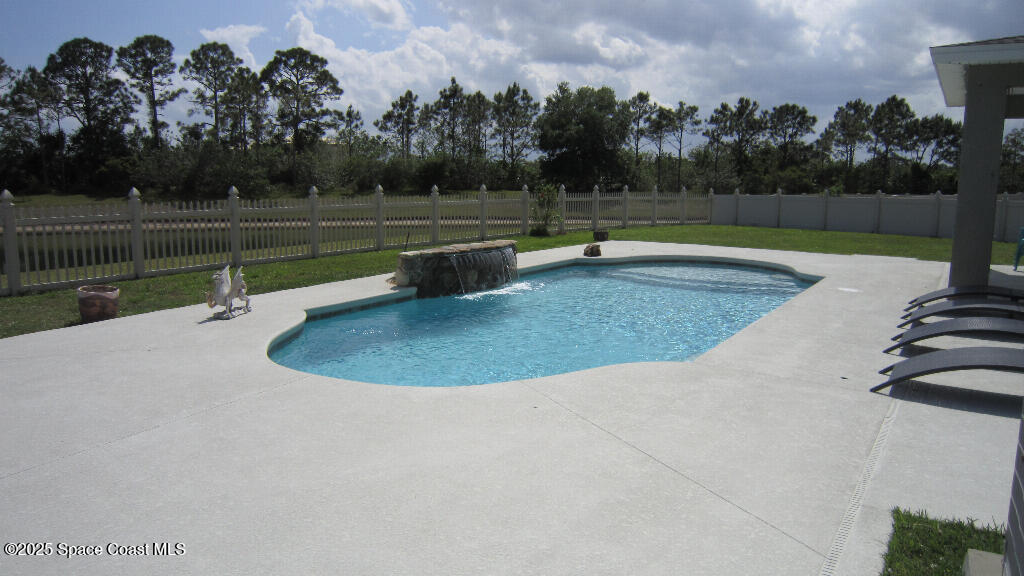 112 Broyles Drive SE