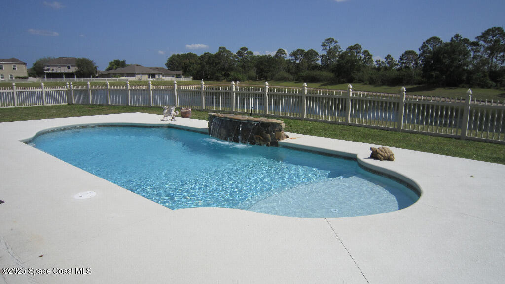112 Broyles Drive SE