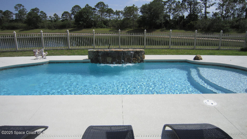 112 Broyles Drive SE