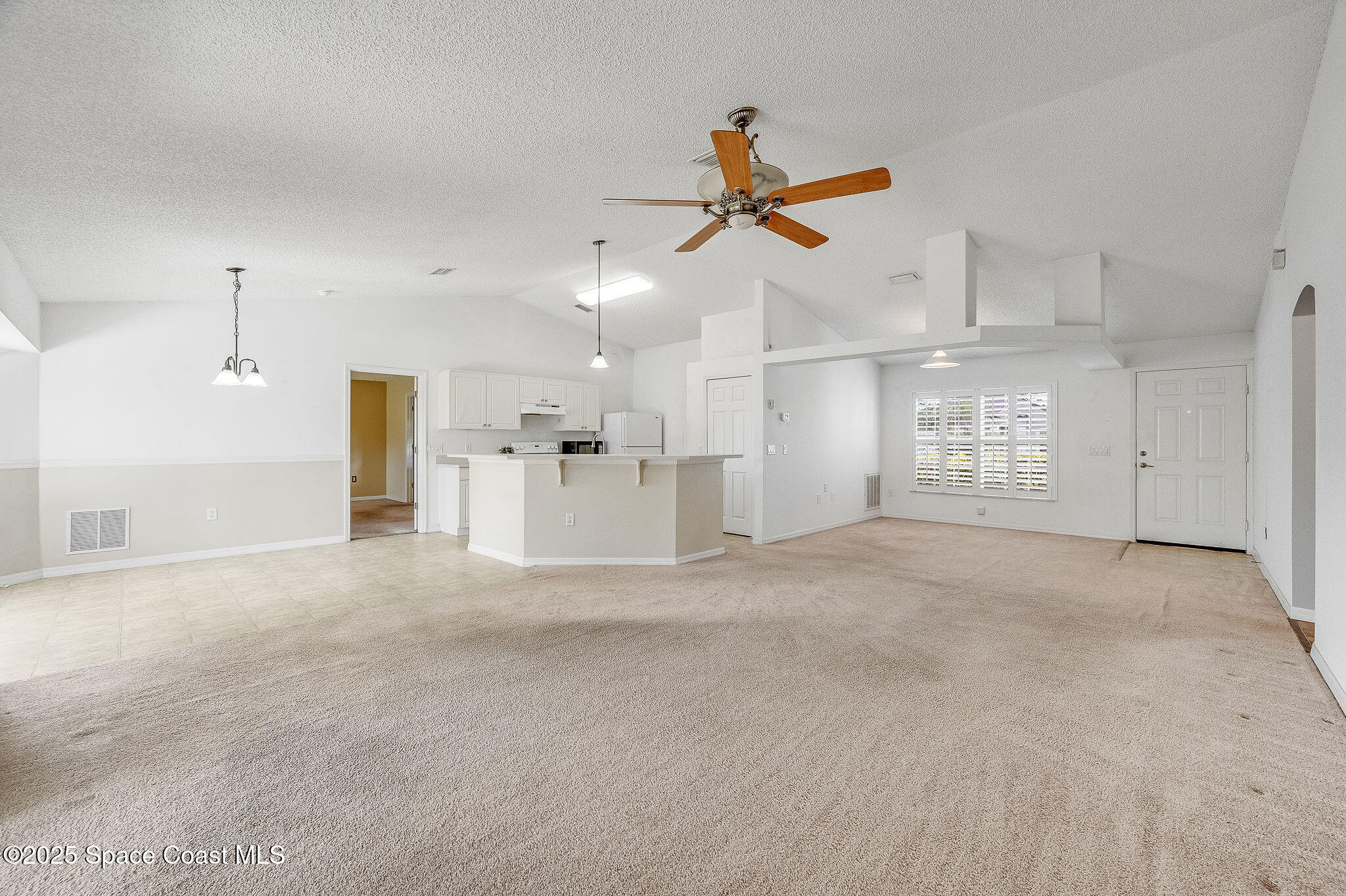 735 Crestline Lane NE