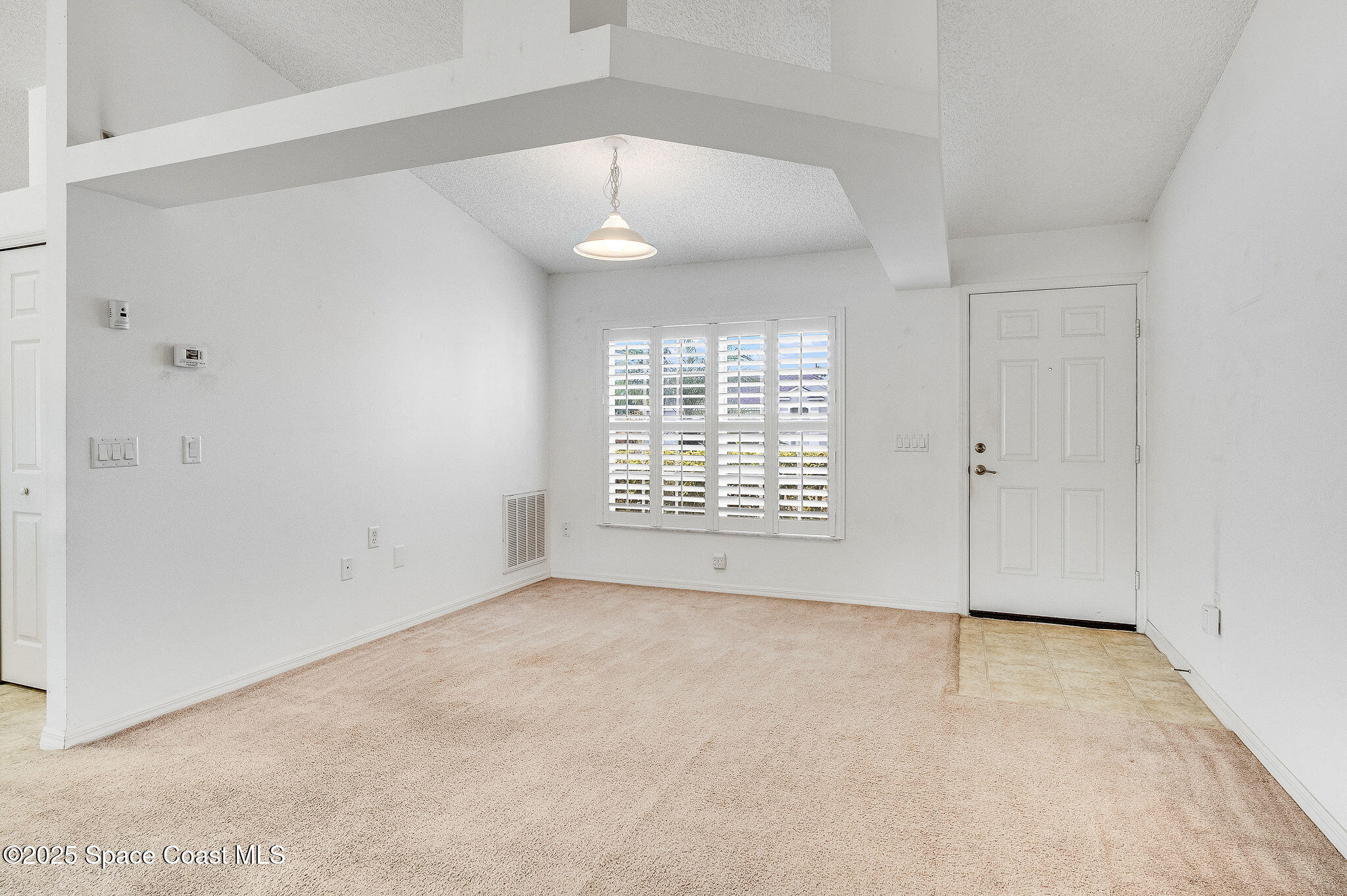 735 Crestline Lane NE