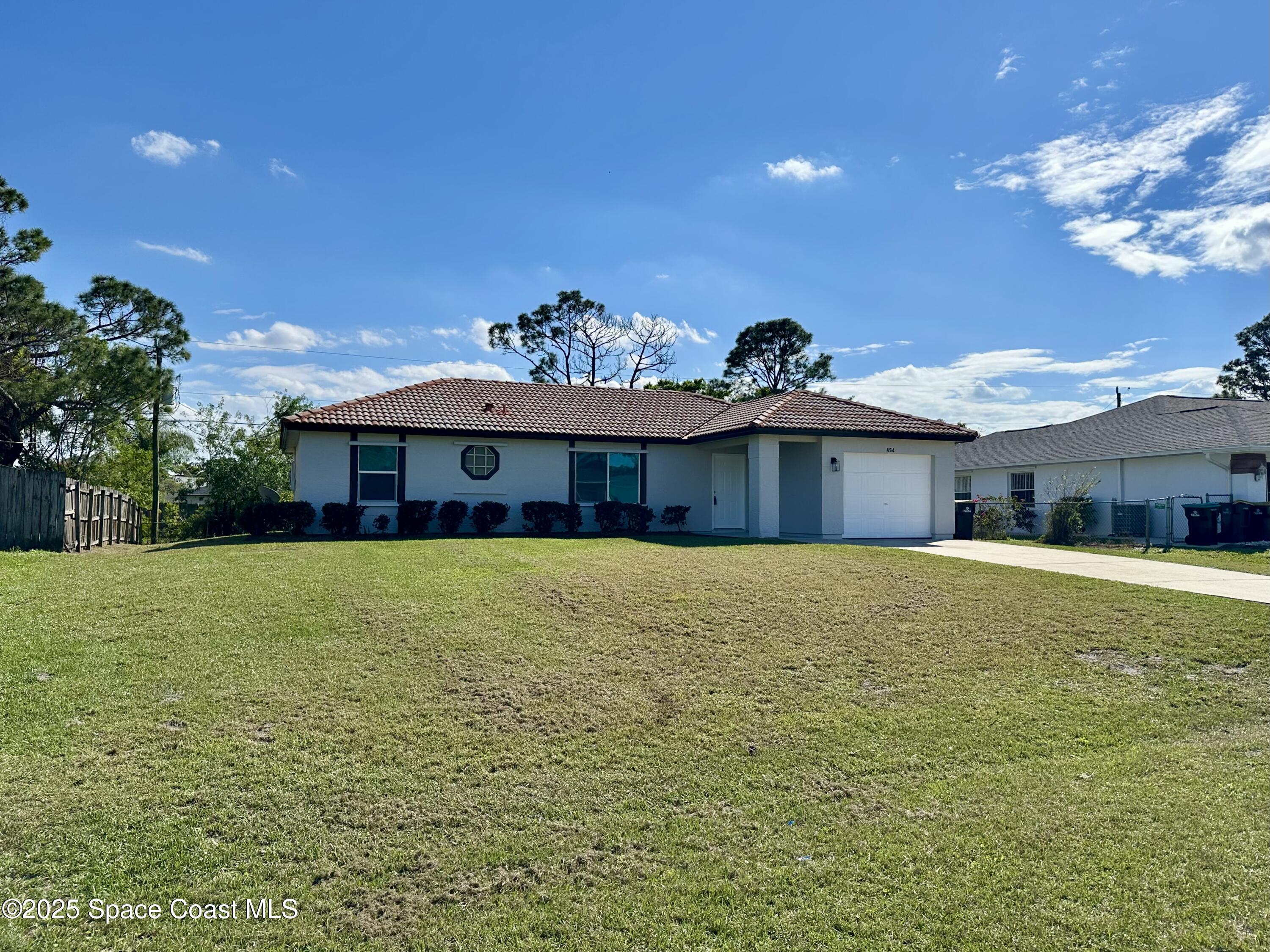 454 Vin Rose Circle SE