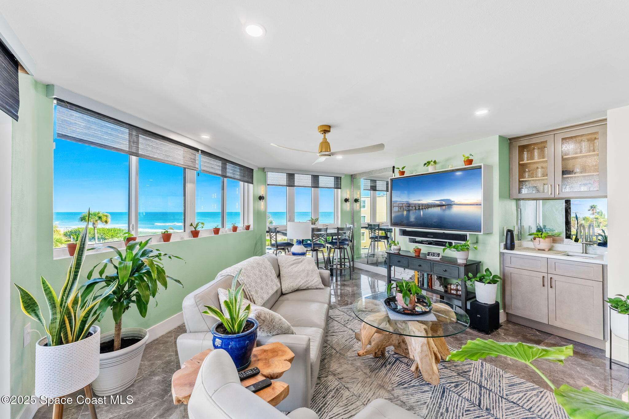 700 Wavecrest Avenue 301