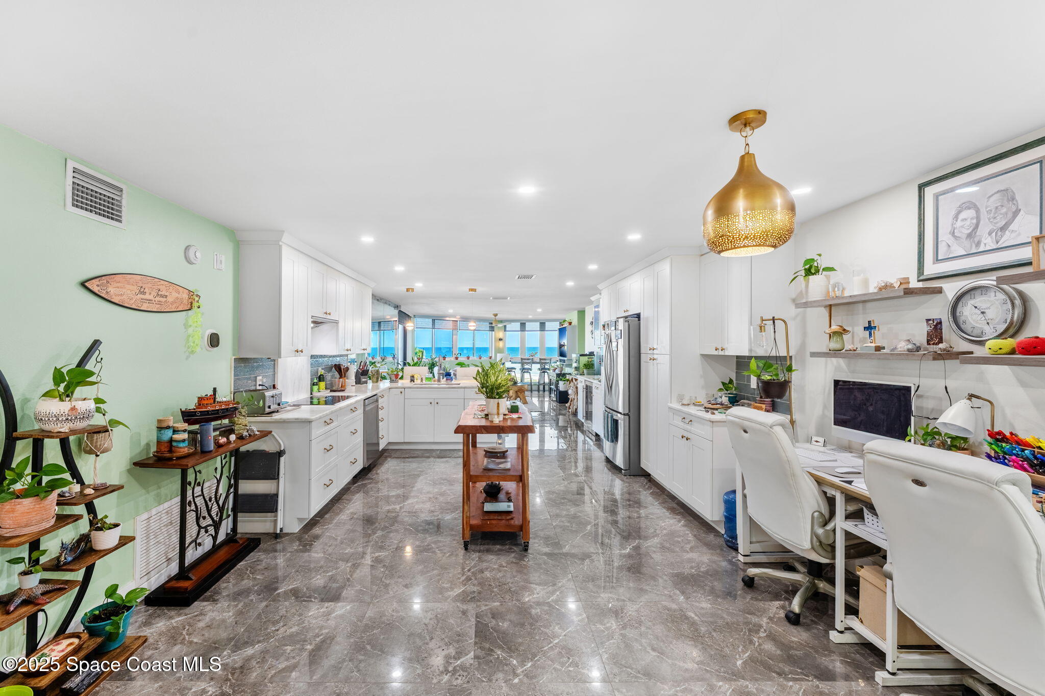 700 Wavecrest Avenue 301