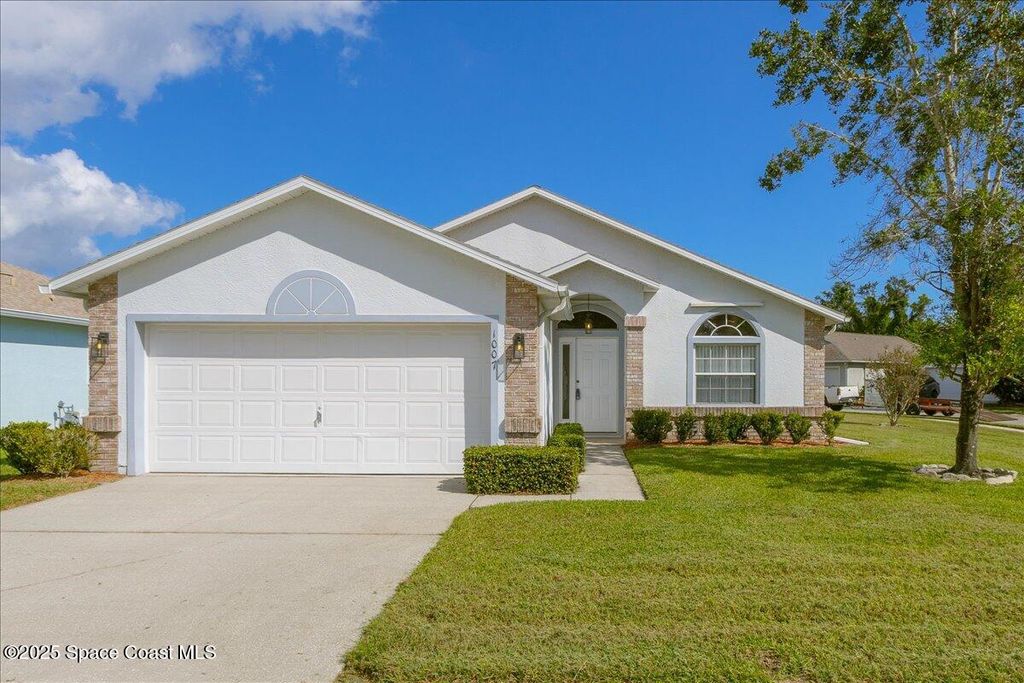 Photo of 1007 Pine Creek Circle NE, Palm Bay, FL 32905 (MLS # 1060231)