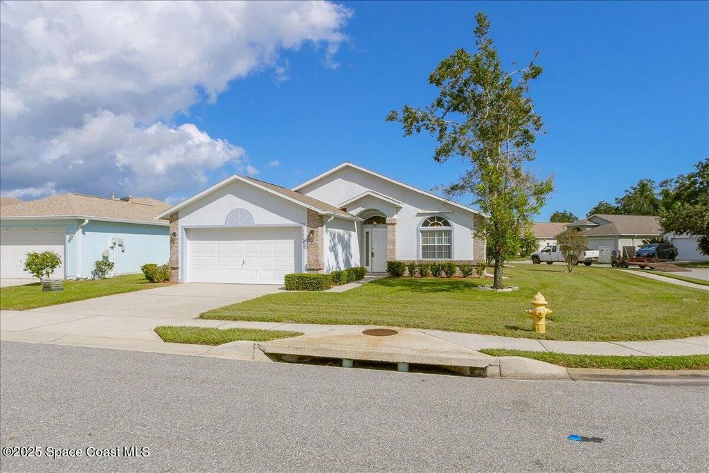 Photo of 1007 Pine Creek Circle NE, Palm Bay, FL 32905 (MLS # 1060231)