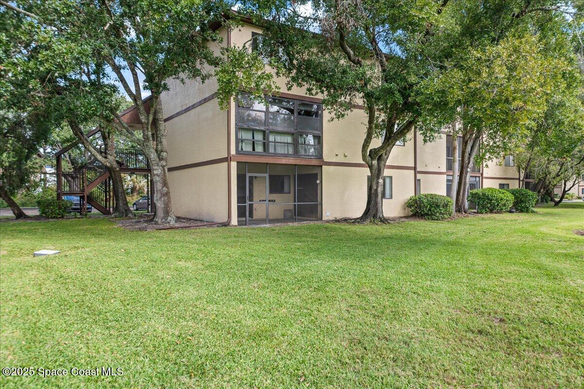 7911 Maplewood Drive 104