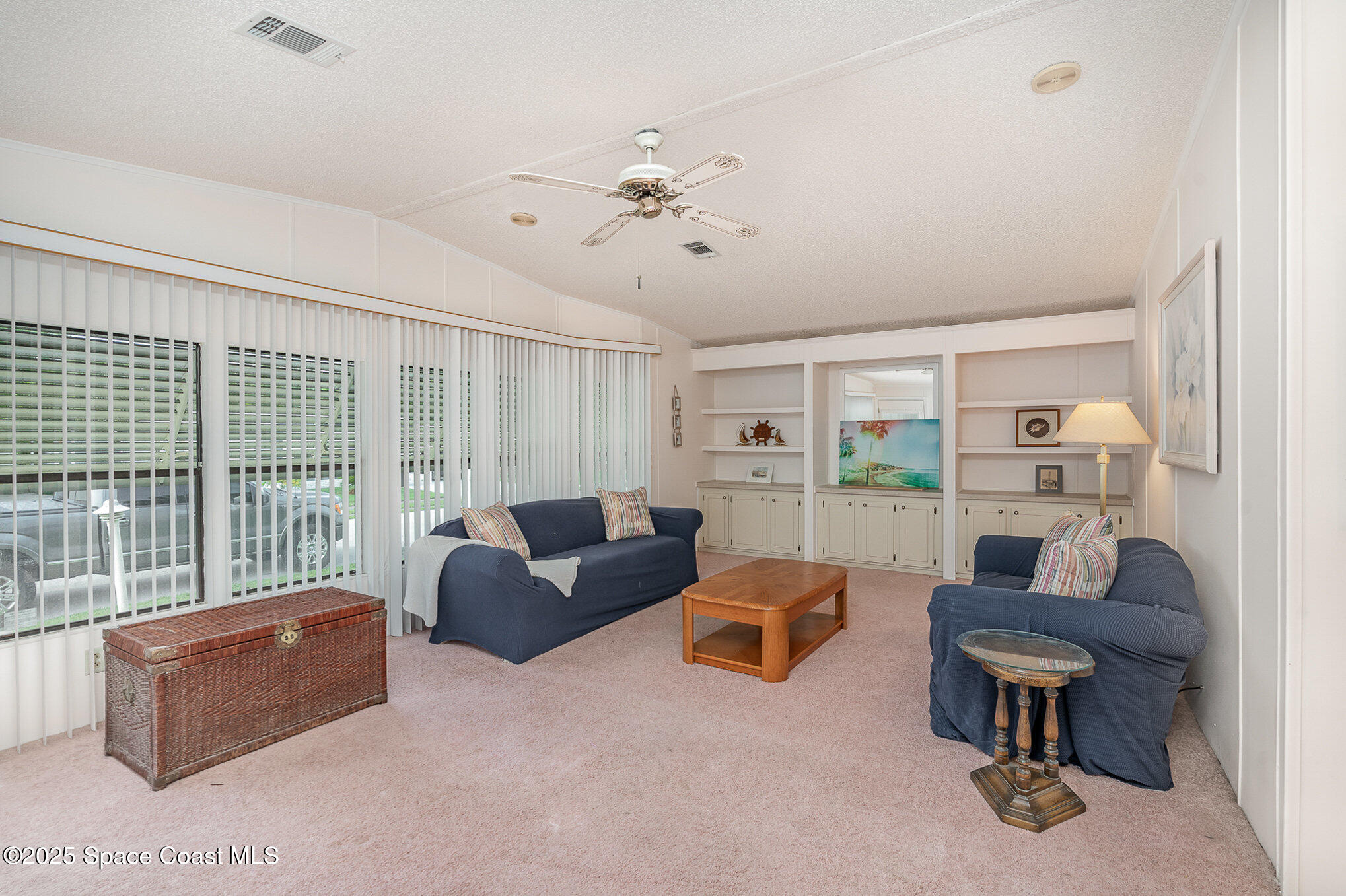 2386 Coconut Palm Drive NE