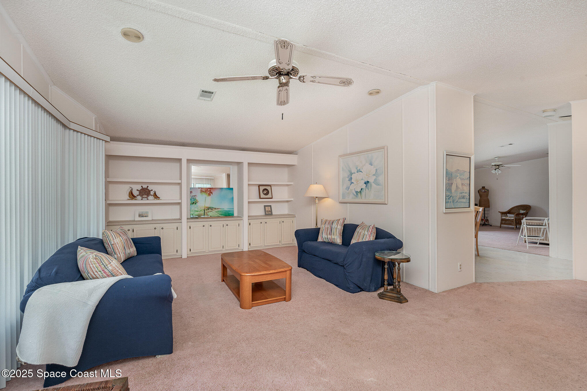2386 Coconut Palm Drive NE