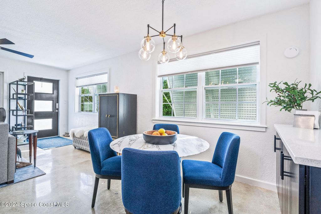 Photo of 154 21 Street SW, Vero Beach, FL 32962 (MLS # 1058601)