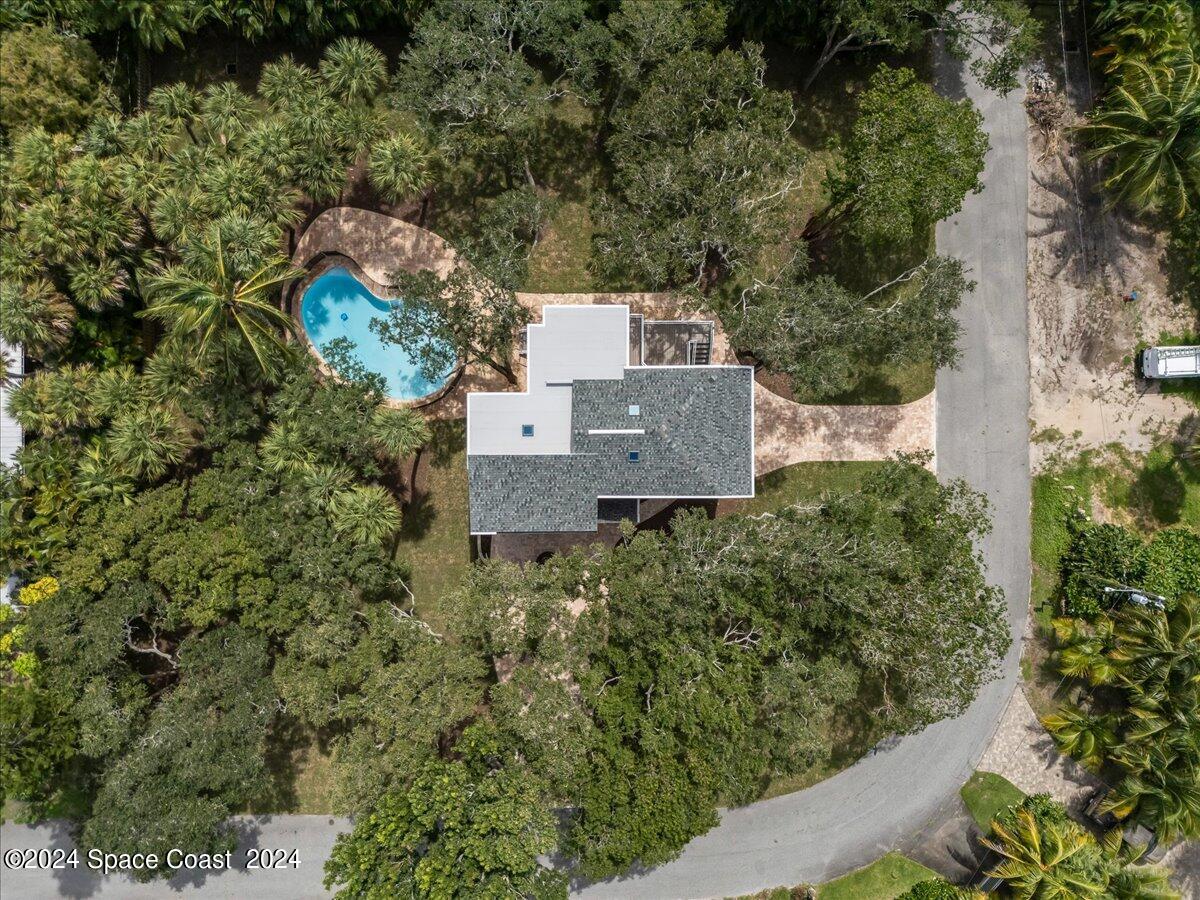 5835 Riverside Drive
