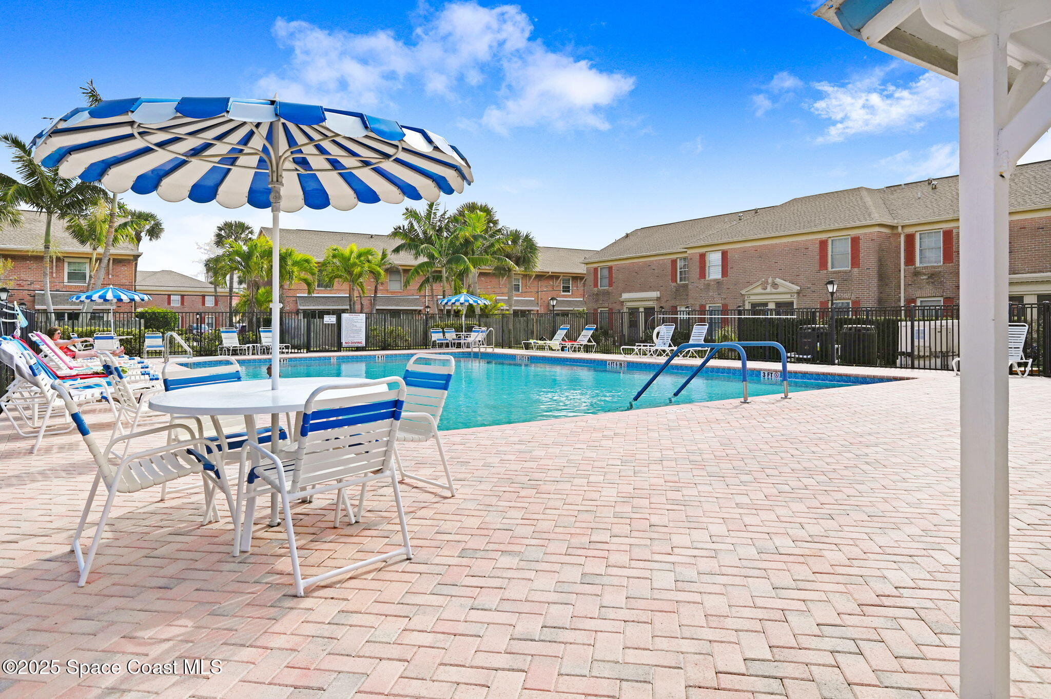152 E East Colonial Court Court 84