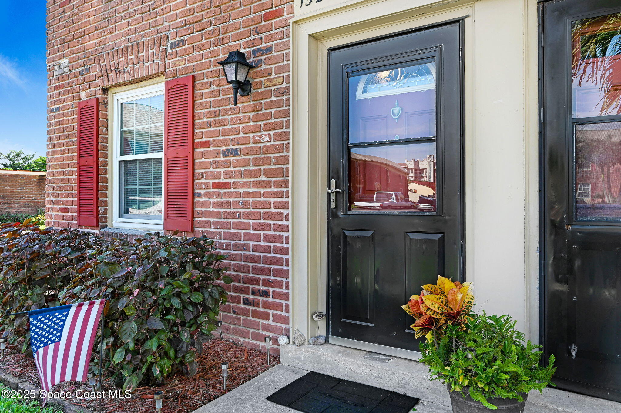 152 E East Colonial Court Court 84