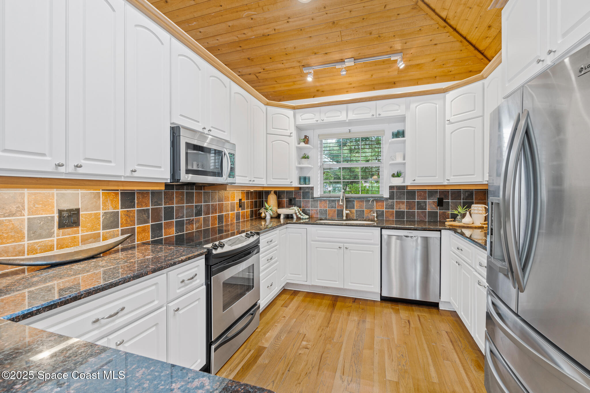 940 W Whitmire Drive