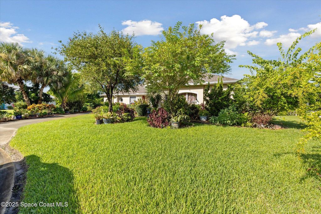 Photo of 914 Sierra Place NE, Palm Bay, FL 32907 (MLS # 1057456)
