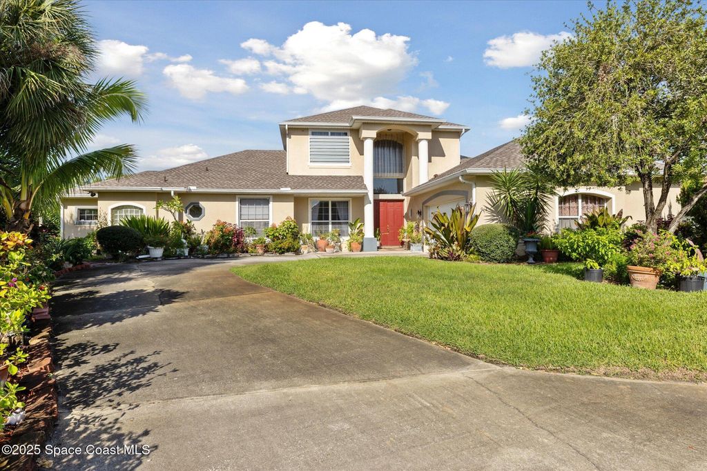 Photo of 914 Sierra Place NE, Palm Bay, FL 32907 (MLS # 1057456)