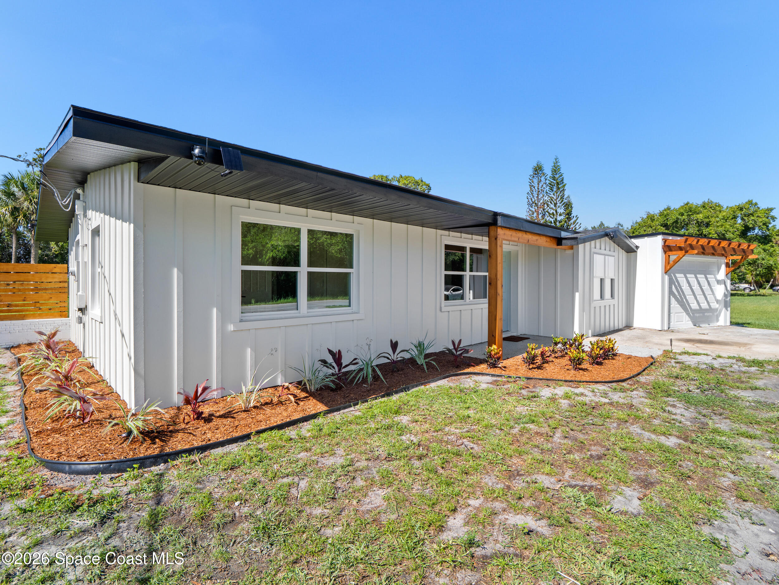 1121 Carlton Drive