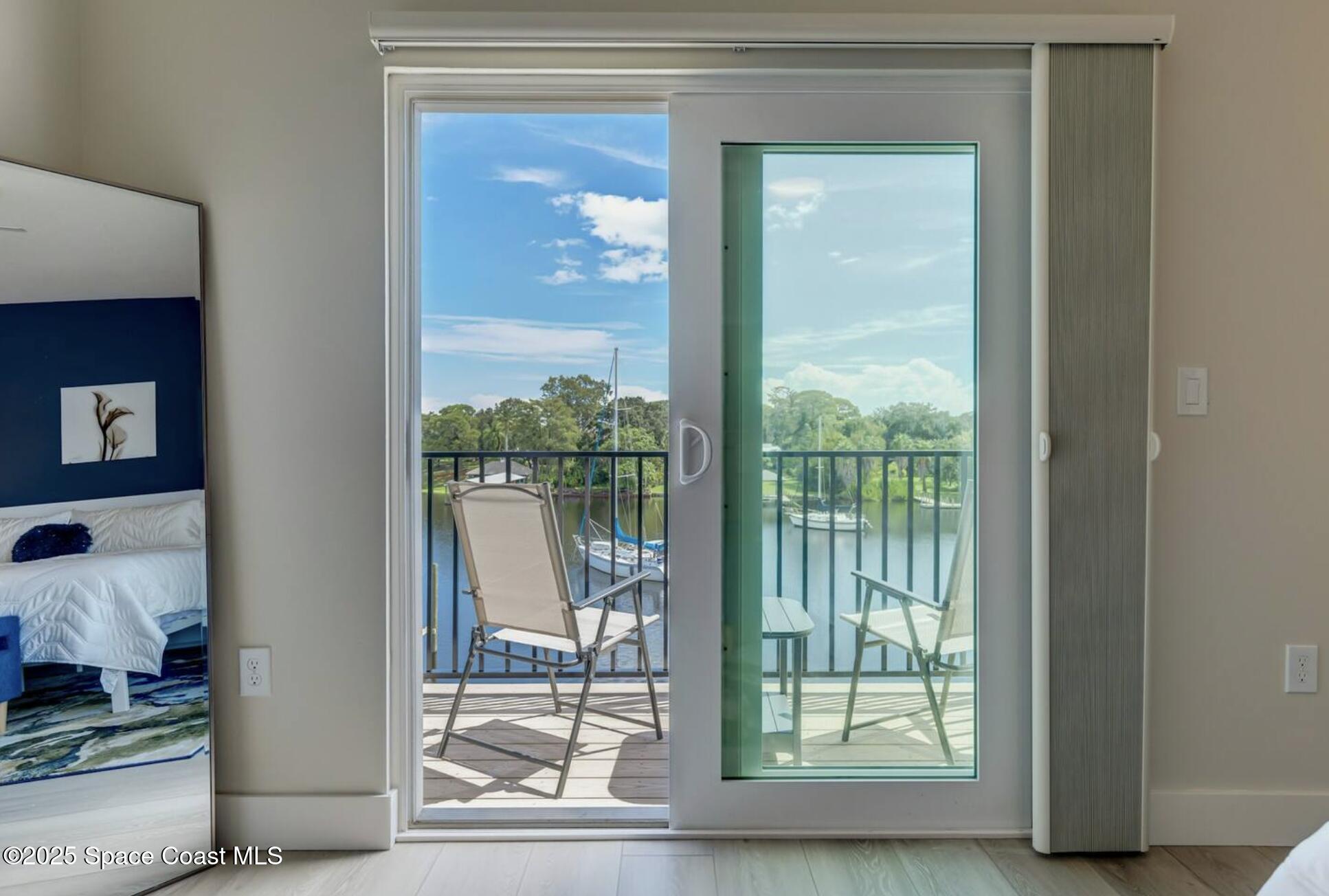 913 Paddleboard Court
