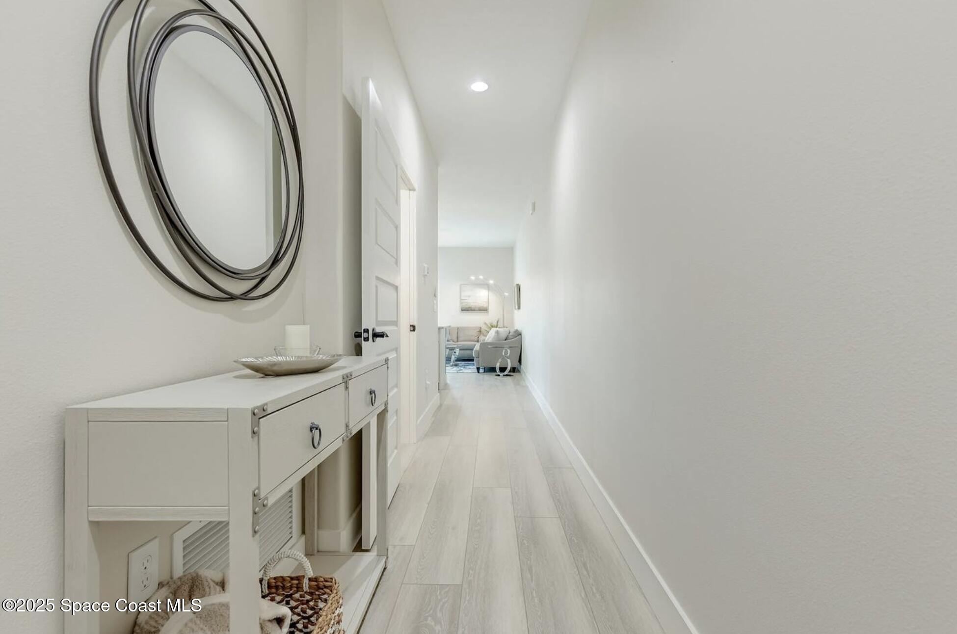 913 Paddleboard Court